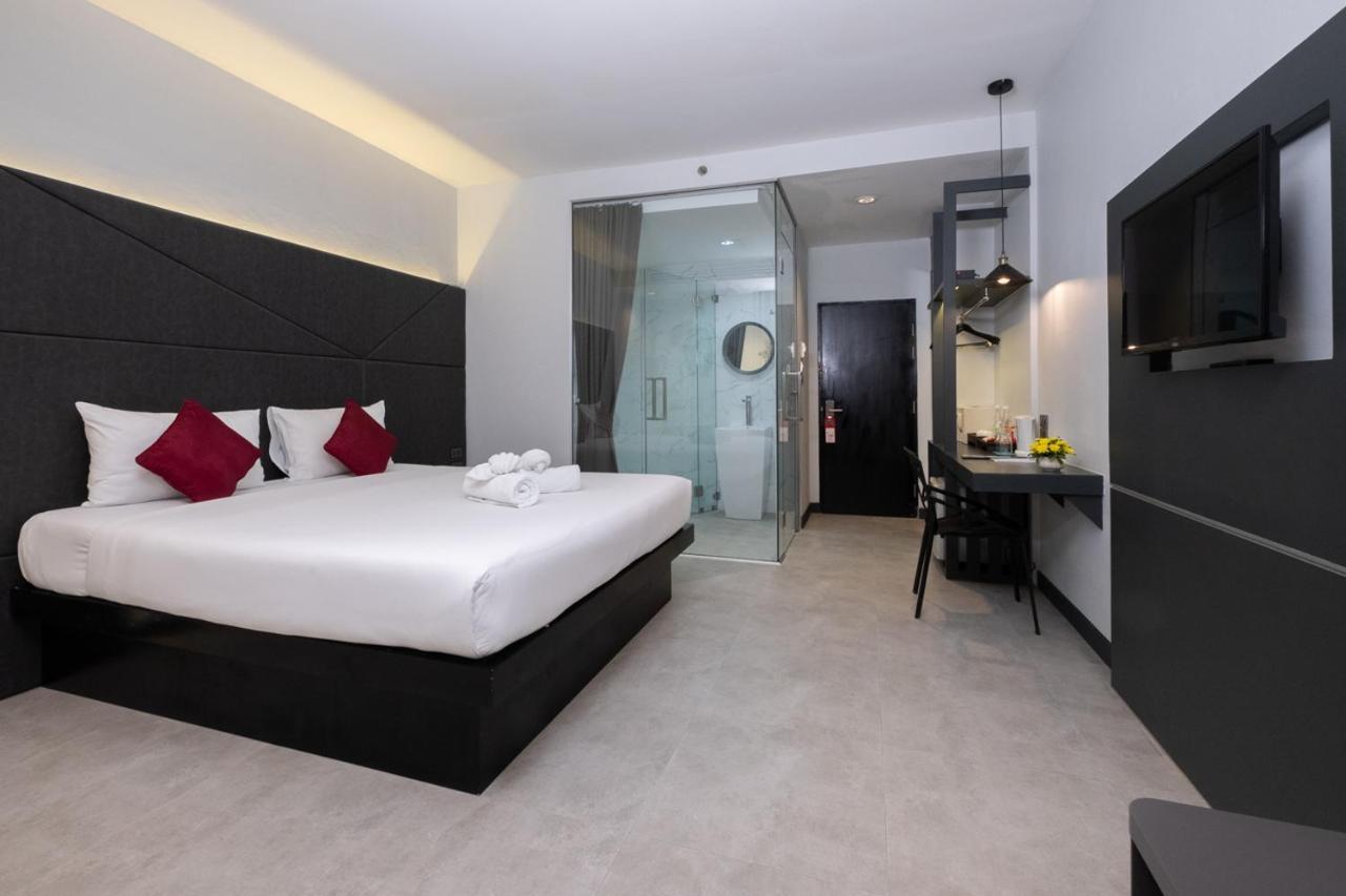 The Royal Palm Beach Front Patong Εξωτερικό φωτογραφία