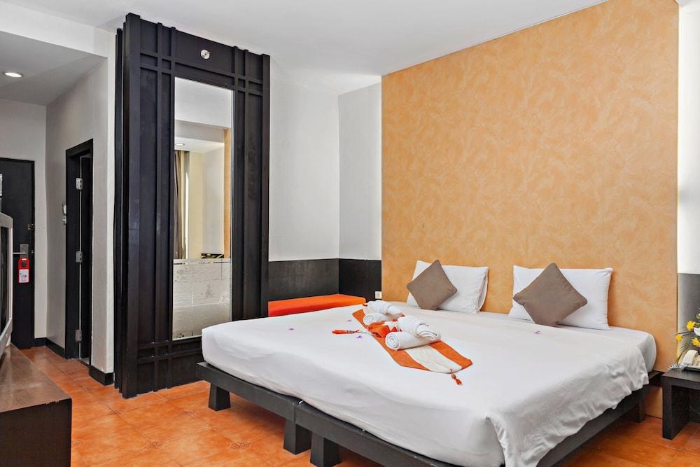 The Royal Palm Beach Front Patong Εξωτερικό φωτογραφία